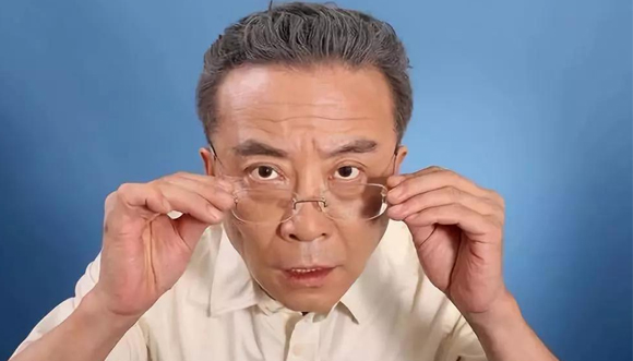 美麗島多焦鏡：傳統老花鏡的弊端，多焦鏡一副就解決了財務(wù)工作者的用眼煩惱