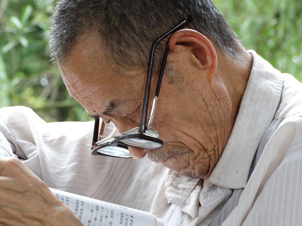 經(jīng)常聽(tīng)說(shuō)近視老花會(huì )抵消，真相其實(shí)是……