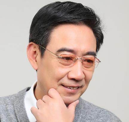 請問(wèn)漸進(jìn)老花鏡哪個(gè)品牌的最好?